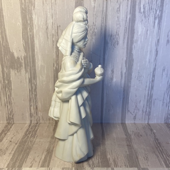 Vintage Nativity Collectibles The Magi-Kaspar Porcelain Figurine - Picture 2 of 8